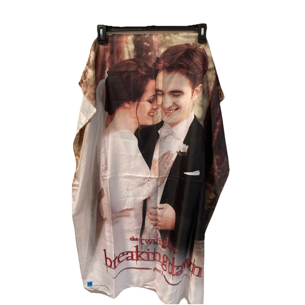Twilight Saga Breaking Dawn Part 1 Fabric Silky‎ Scarf Promo Banner 30x40